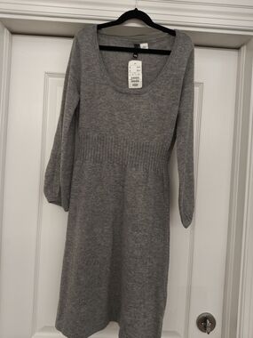 H&M Grey Long Sleeve Scoop Neck Knit Dress